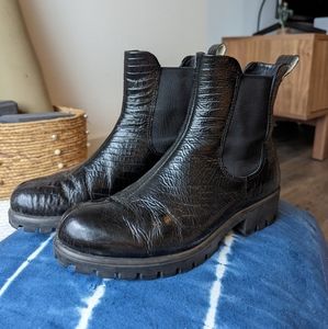 Ecco size 39 Black Leather Chelsea Boot